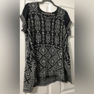 Johnny Was Kyuss short sleeve embroidered top